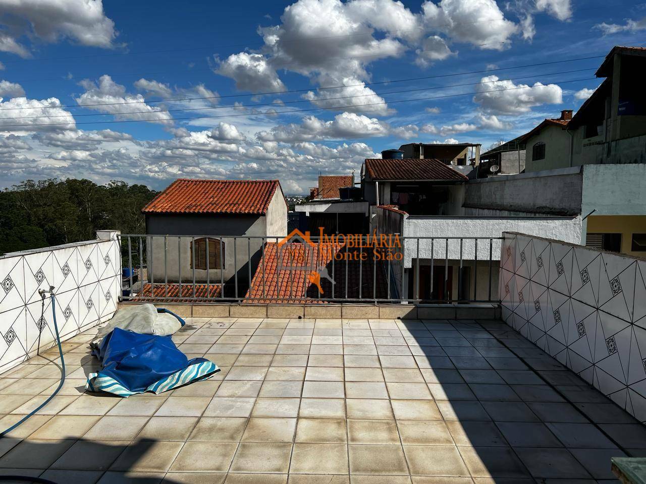 Sobrado à venda com 3 quartos, 311m² - Foto 2