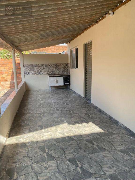 Casa para alugar com 2 quartos, 70m² - Foto 4