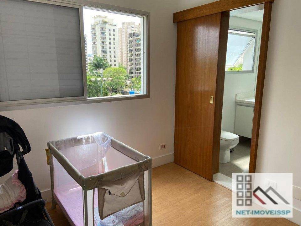 Apartamento à venda com 4 quartos, 196m² - Foto 17