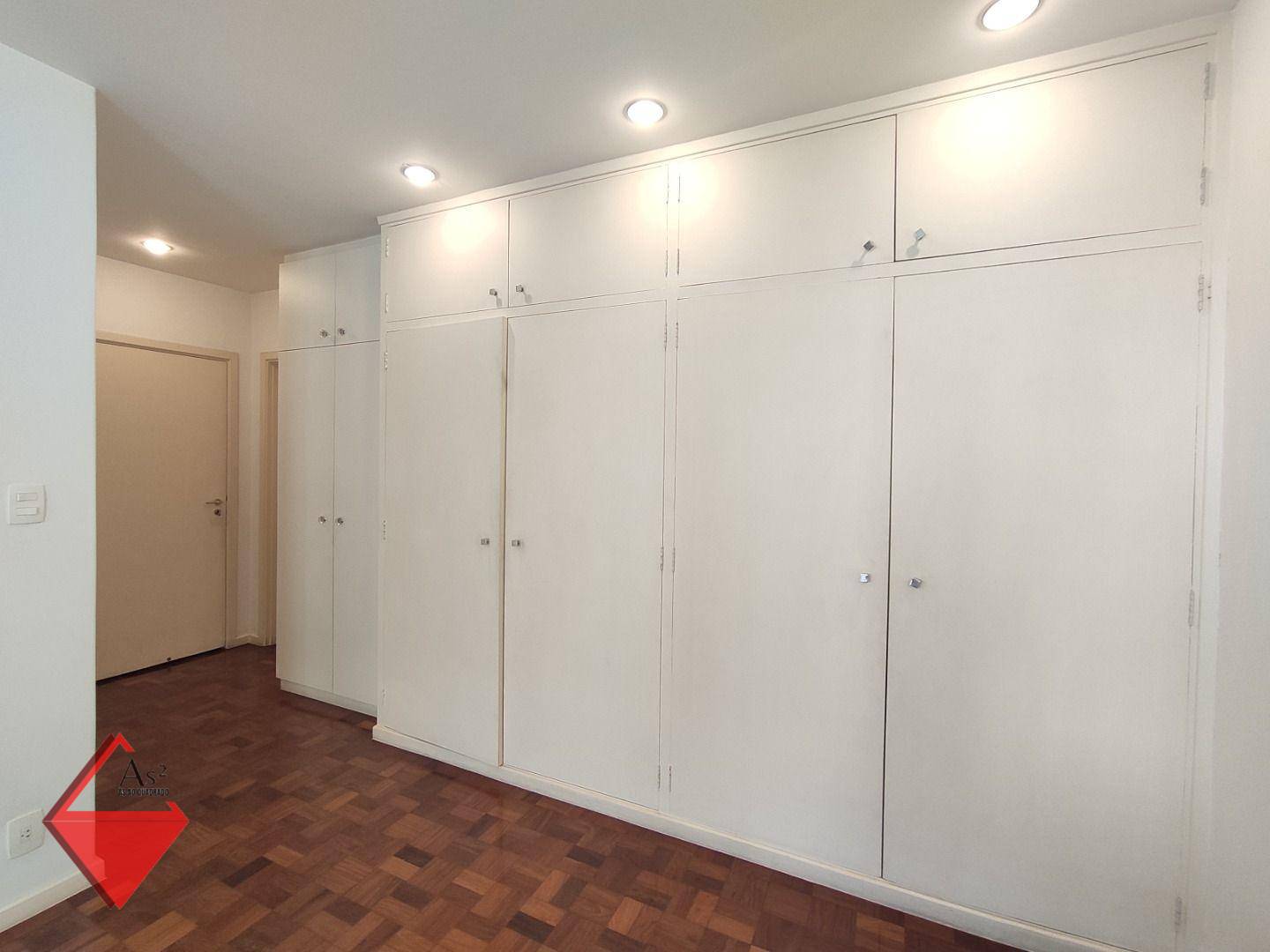 Apartamento à venda com 3 quartos, 222m² - Foto 32