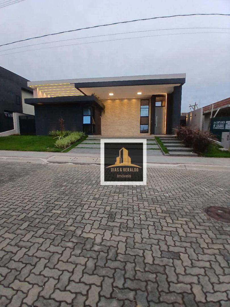 Casa de Condomínio à venda com 3 quartos, 250m² - Foto 1