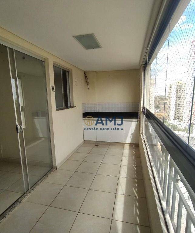 Apartamento à venda com 3 quartos, 97m² - Foto 1