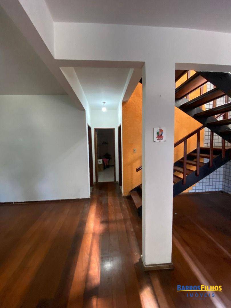 Casa, 6 quartos, 247 m² - Foto 5