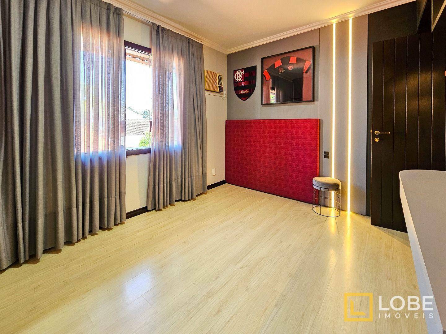 Casa à venda com 3 quartos, 312m² - Foto 35