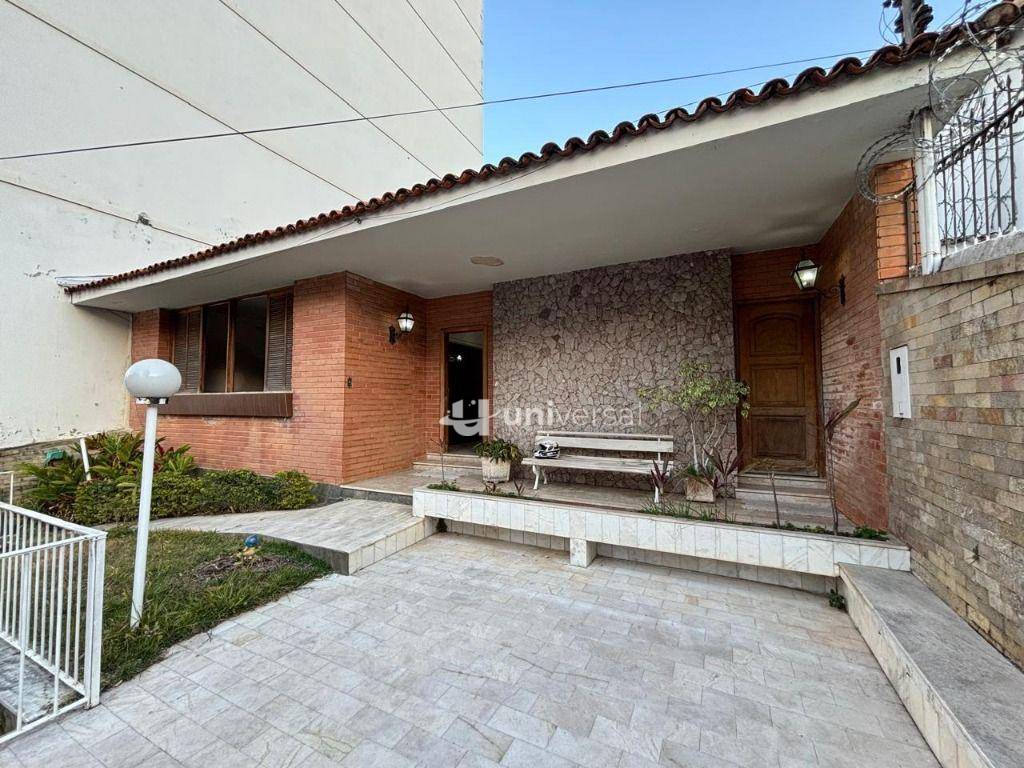 Casa, 5 quartos, 238 m² - Foto 2