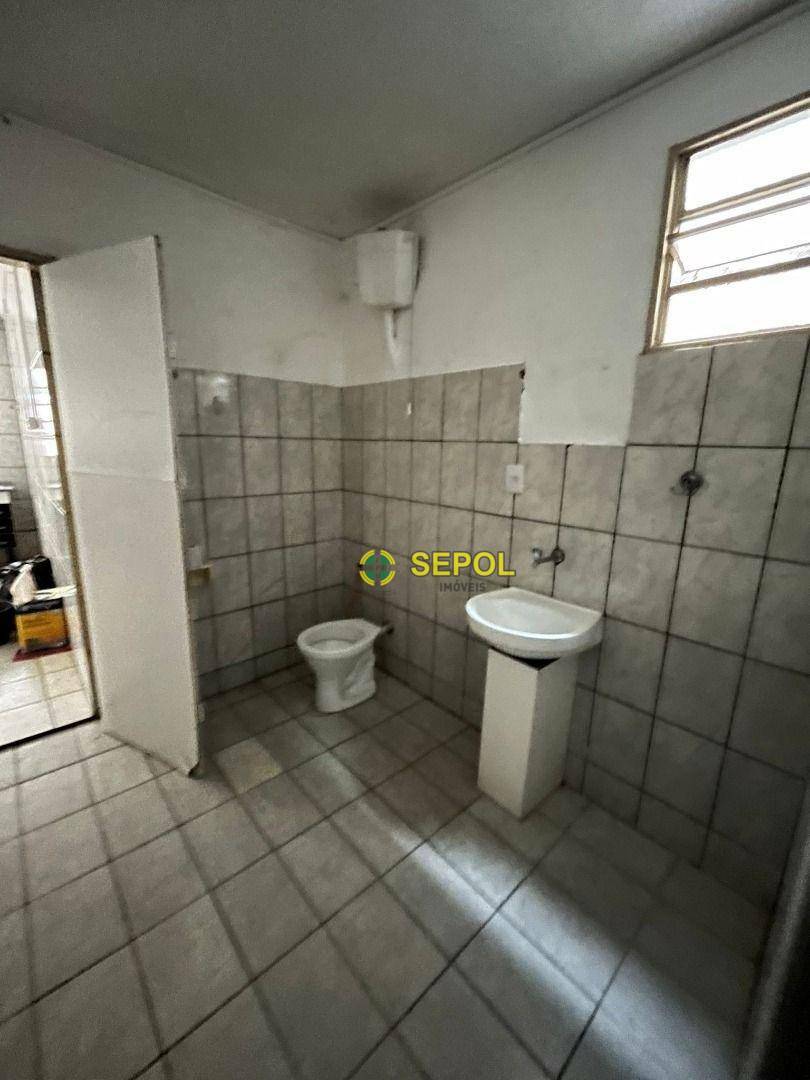 Casa para alugar com 2 quartos, 50m² - Foto 15