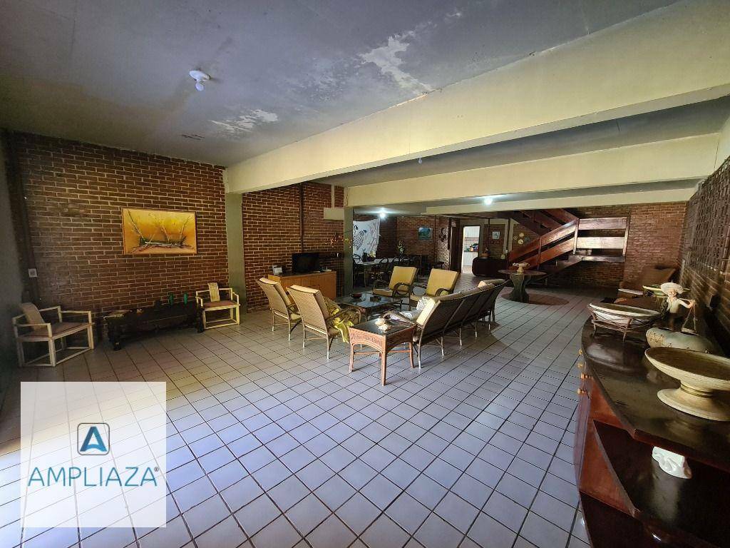 Casa à venda com 4 quartos, 300m² - Foto 15