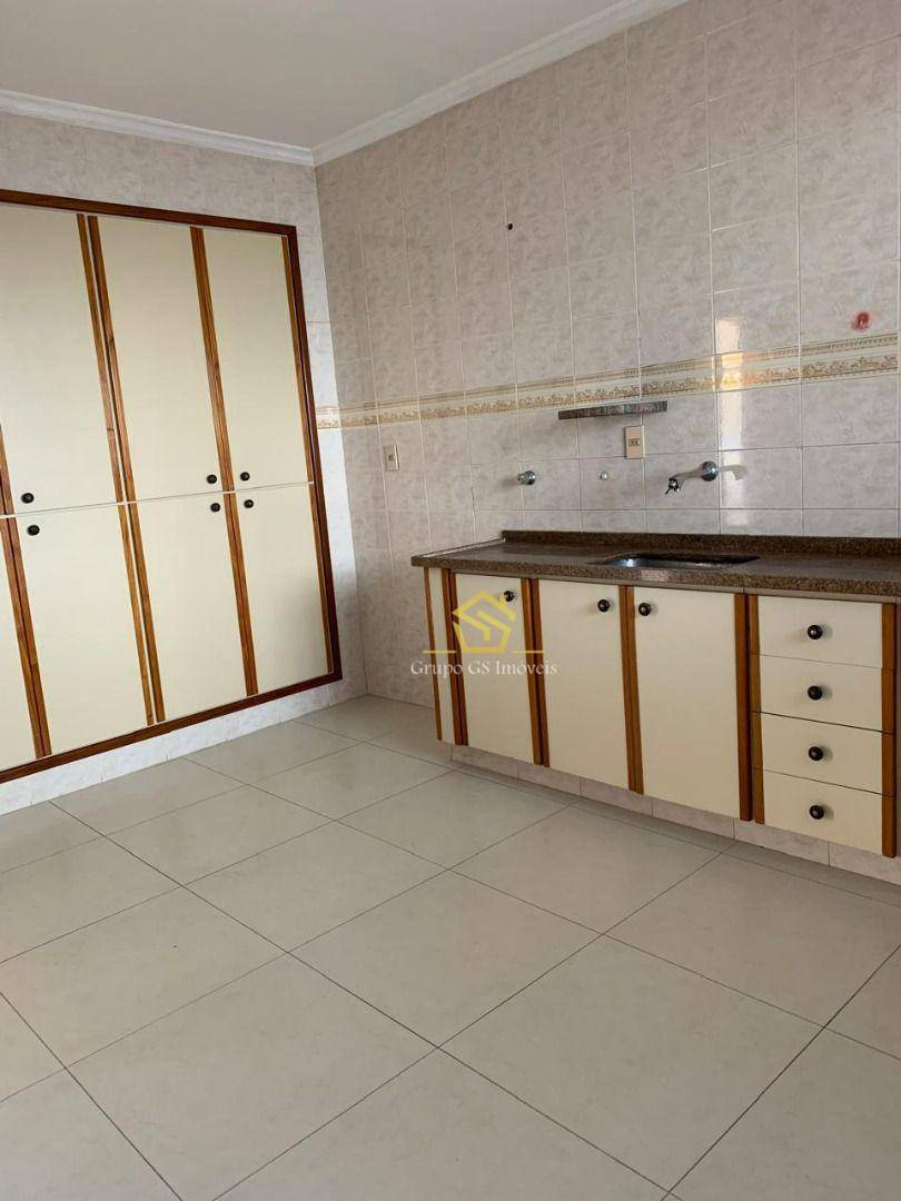 Casa para alugar com 2 quartos, 150m² - Foto 5