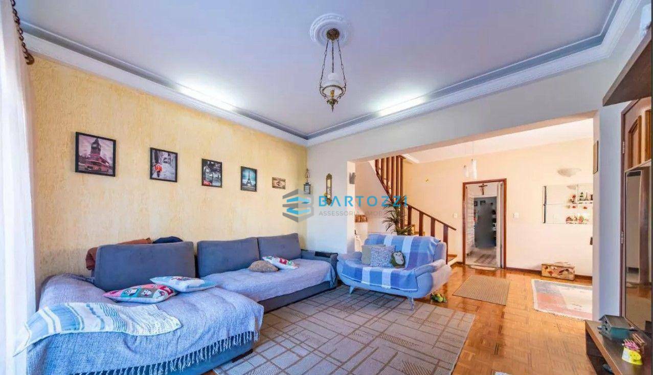 Casa à venda com 3 quartos, 260M2 - Foto 1