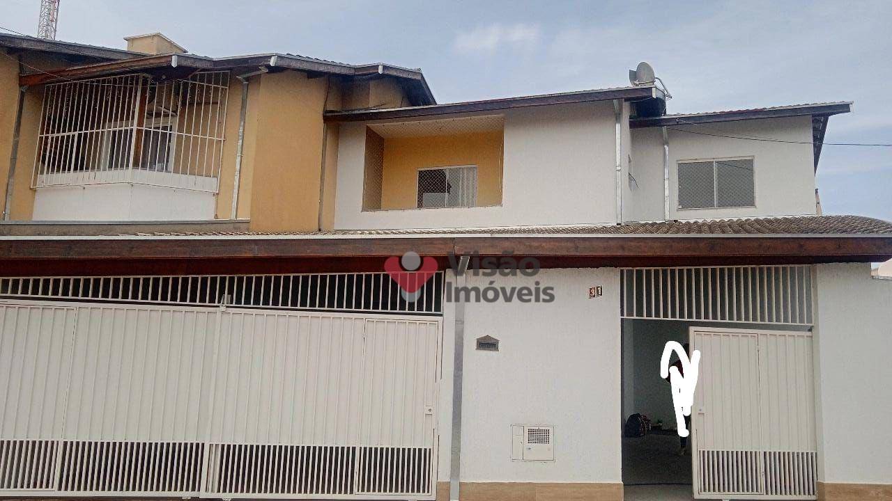 Sobrado à venda com 2 quartos, 140m² - Foto 1