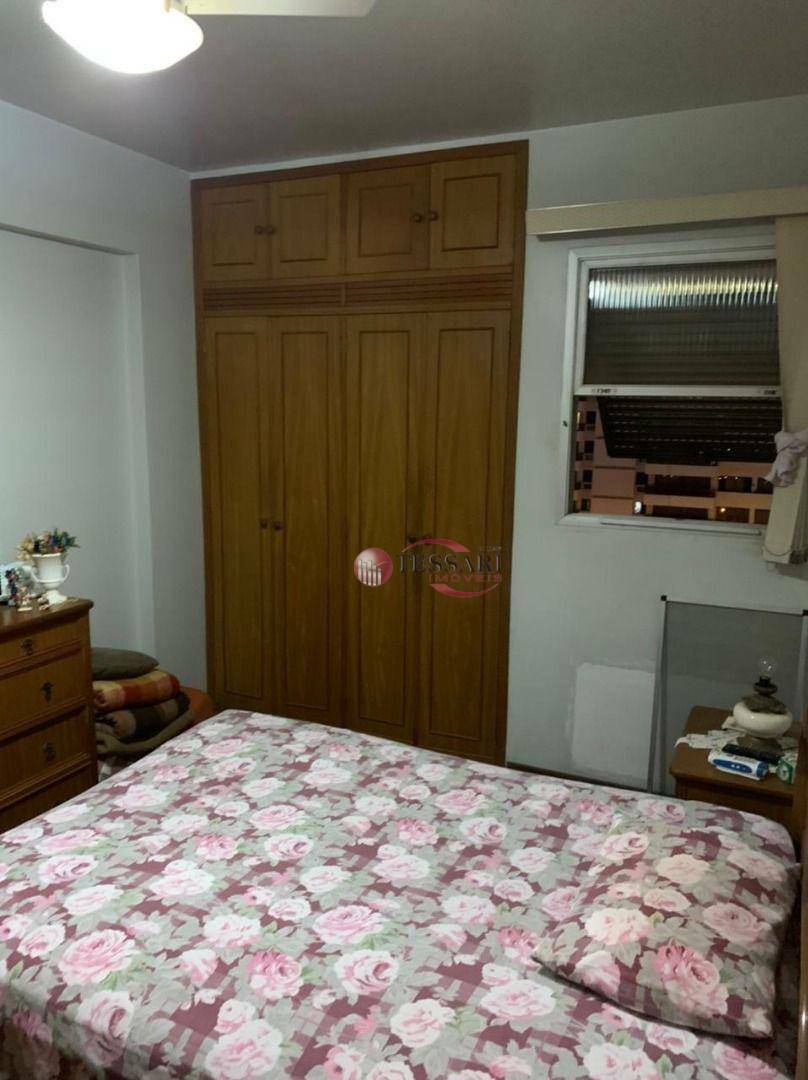 Apartamento à venda com 3 quartos, 140m² - Foto 17