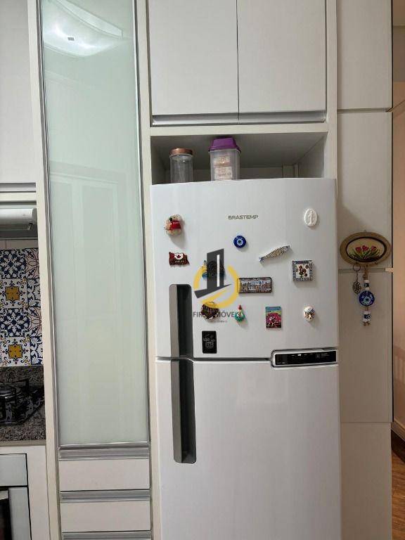 Apartamento à venda com 2 quartos, 70m² - Foto 10