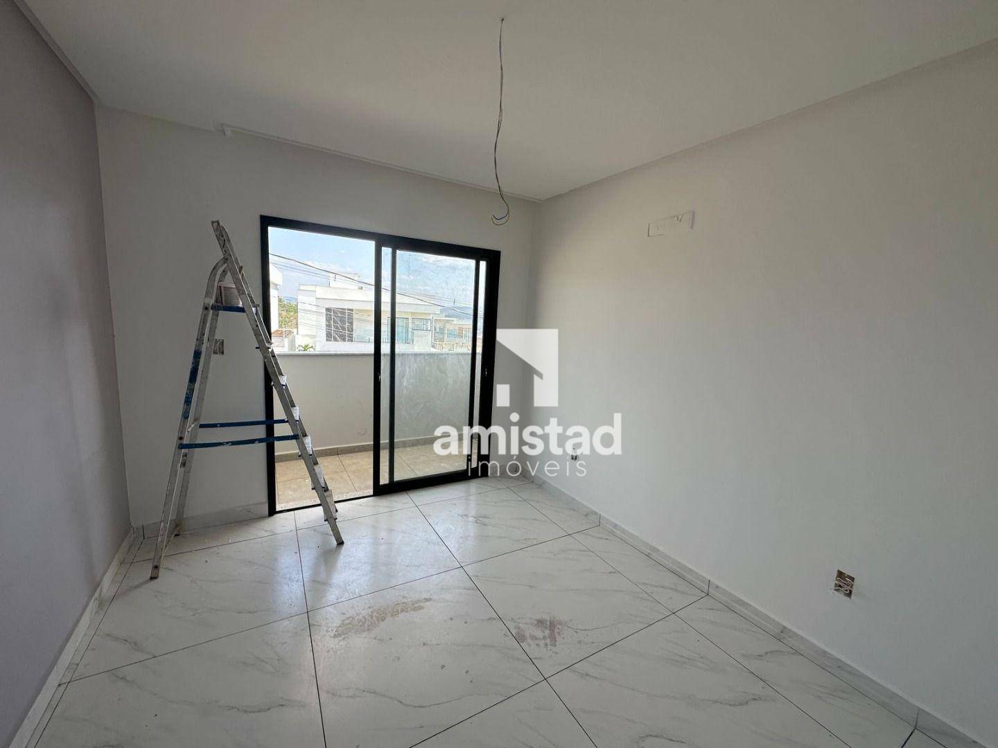 Casa à venda com 3 quartos, 205m² - Foto 6