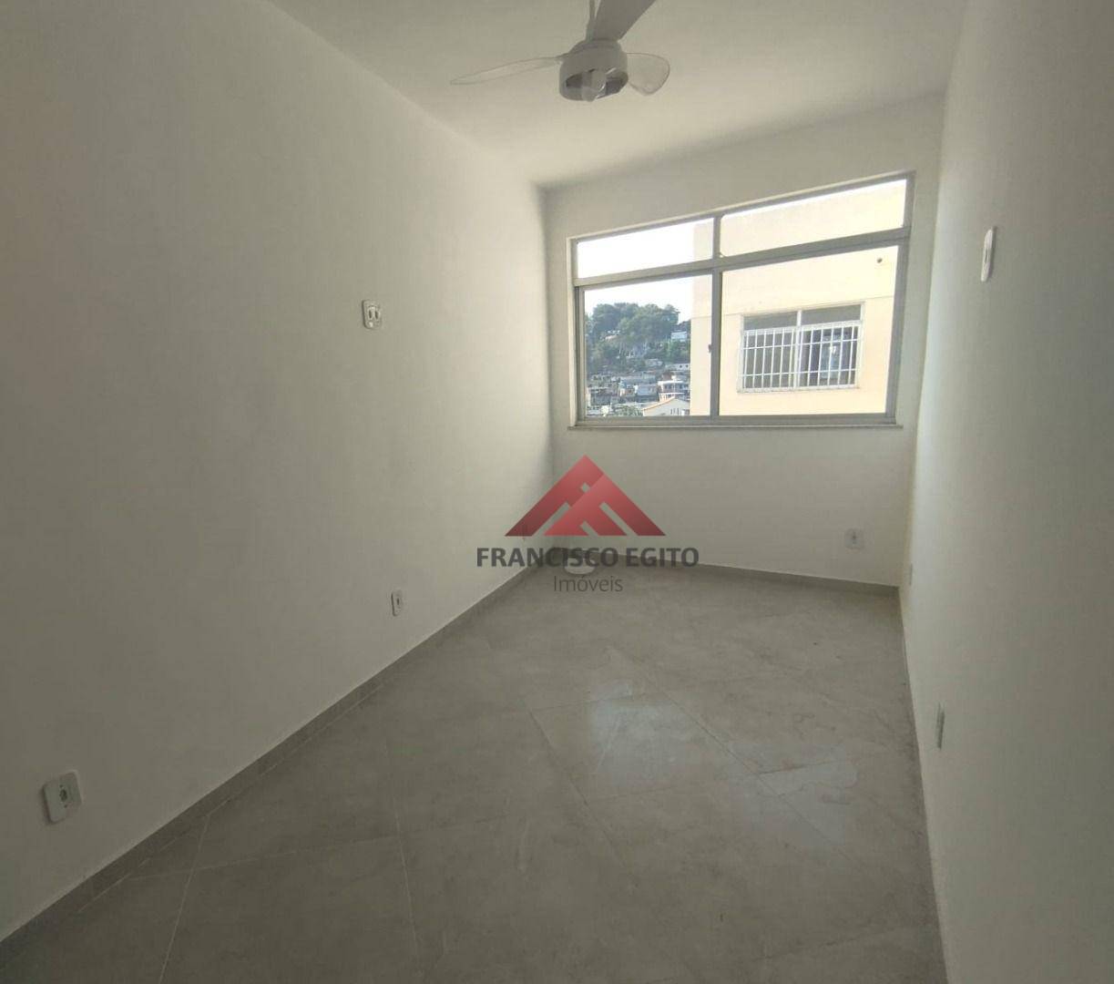 Apartamento à venda com 2 quartos, 60m² - Foto 4