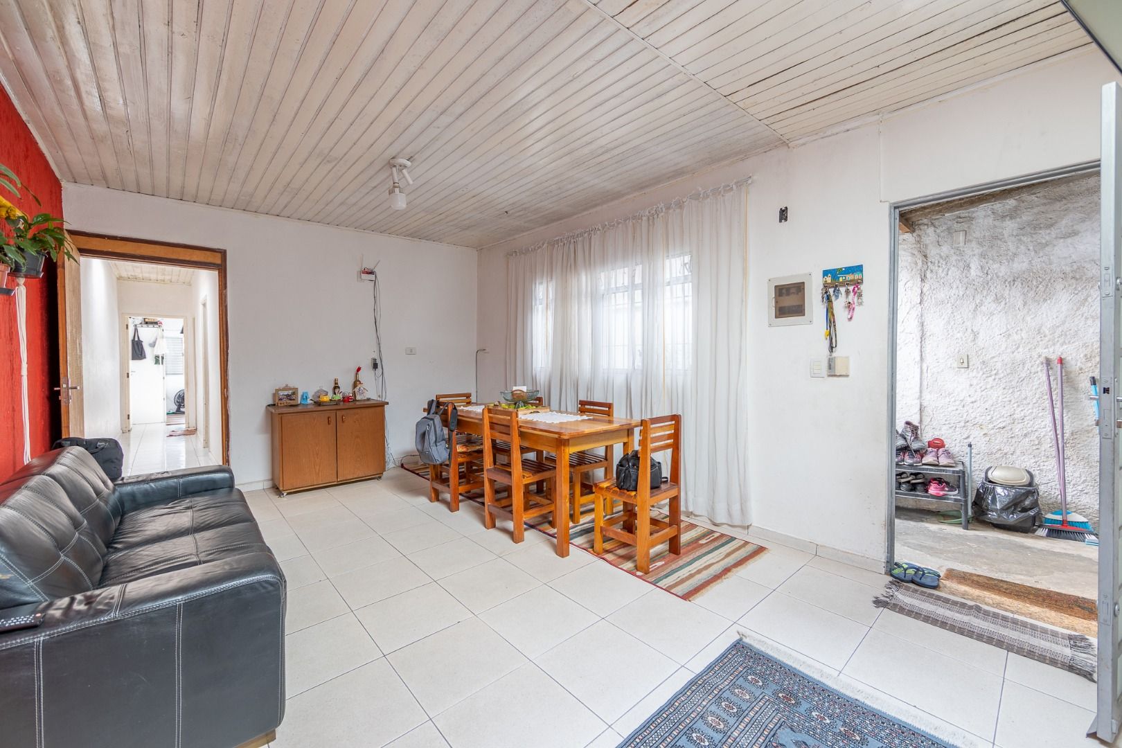 Casa à venda com 4 quartos, 130m² - Foto 2