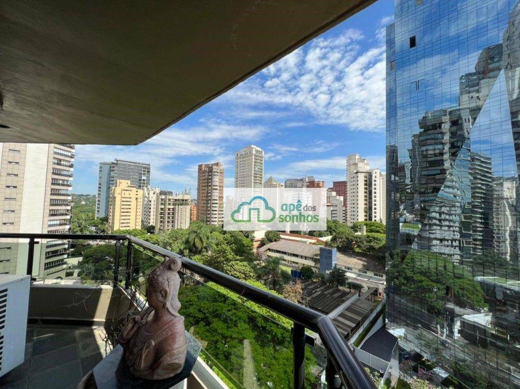 Apartamento à venda com 3 quartos, 220m² - Foto 5