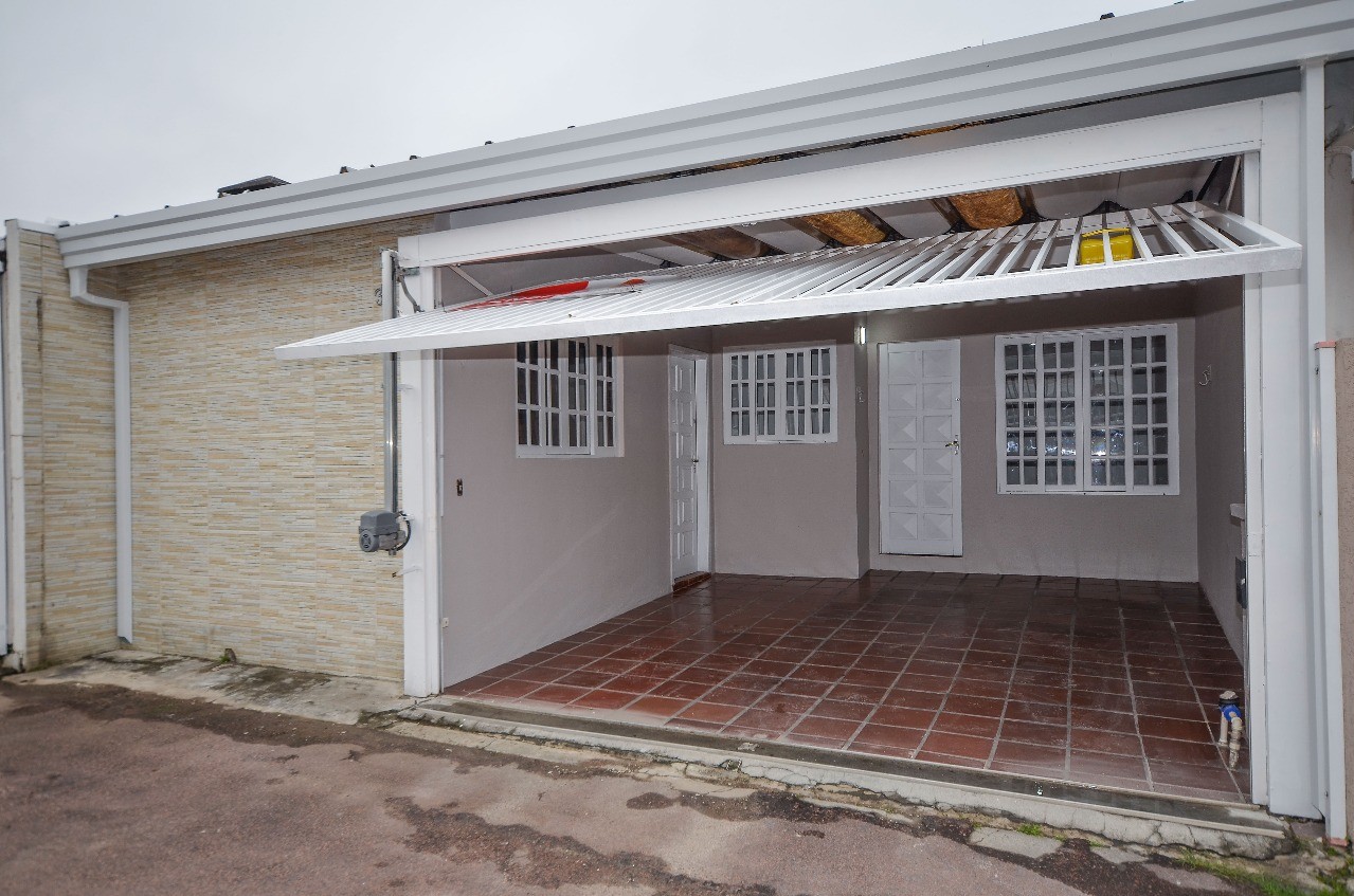 Casa à venda com 3 quartos, 80m² - Foto 1