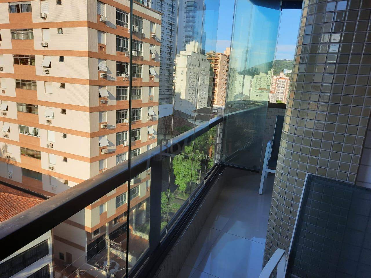 Apartamento à venda com 3 quartos, 195m² - Foto 3