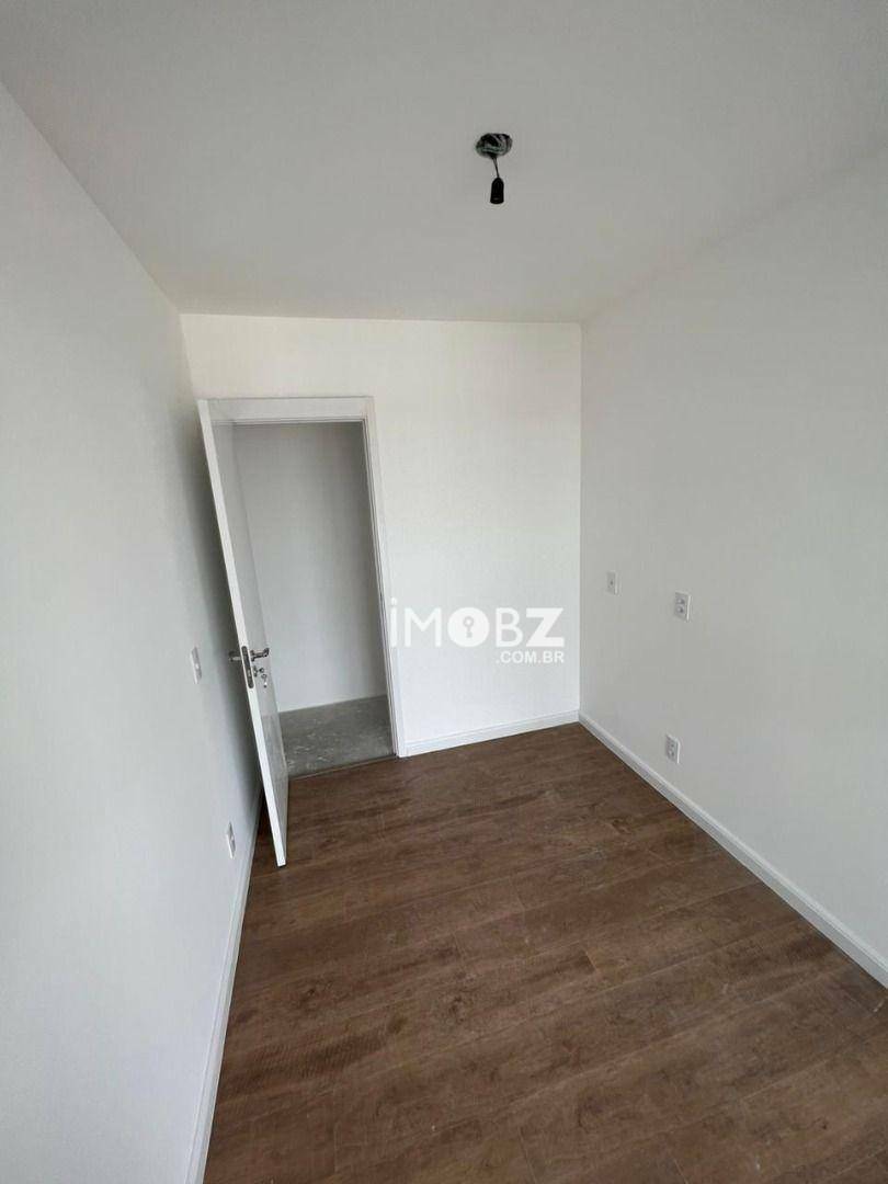 Apartamento à venda com 3 quartos, 93m² - Foto 17