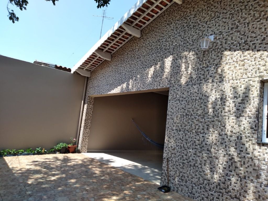 Casa à venda com 3 quartos, 200m² - Foto 18