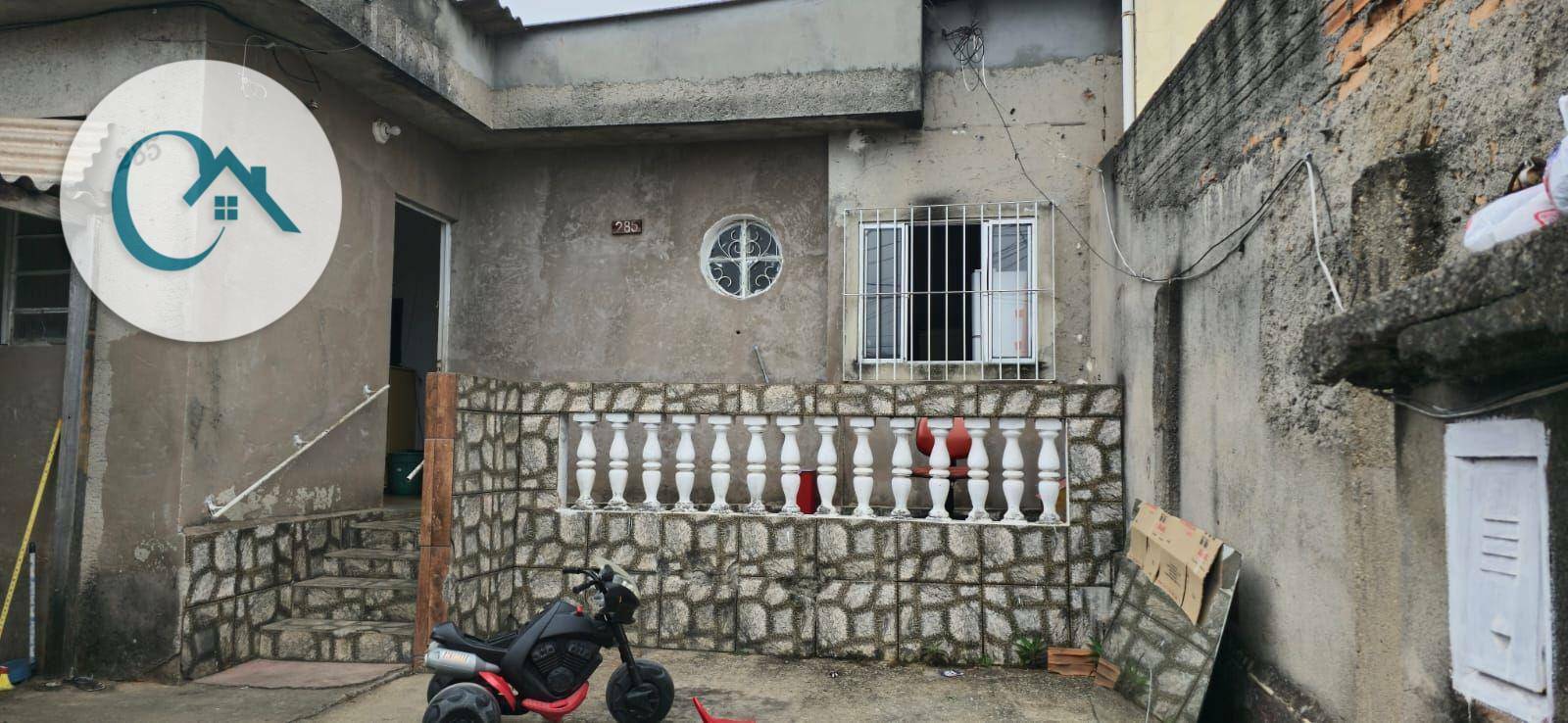 Casa à venda com 4 quartos, 95m² - Foto 1