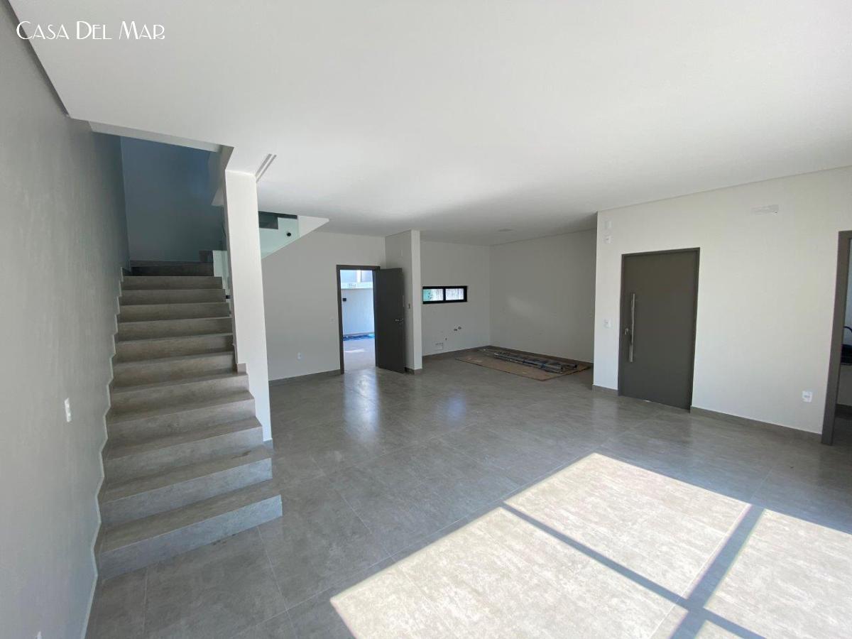 Casa à venda com 3 quartos, 220m² - Foto 14