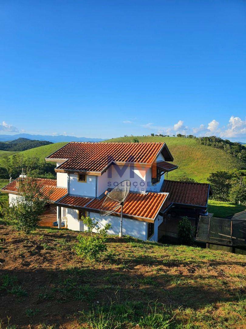 Chácara à venda com 2 quartos, 140m² - Foto 1