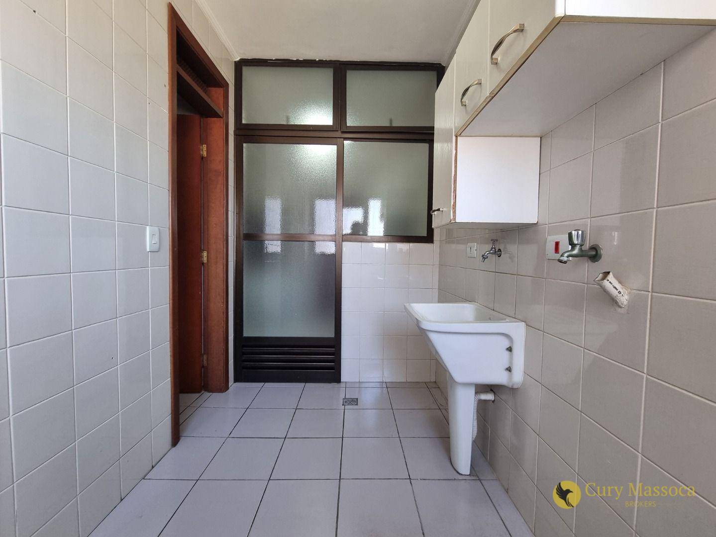 Apartamento para alugar com 3 quartos, 95m² - Foto 13