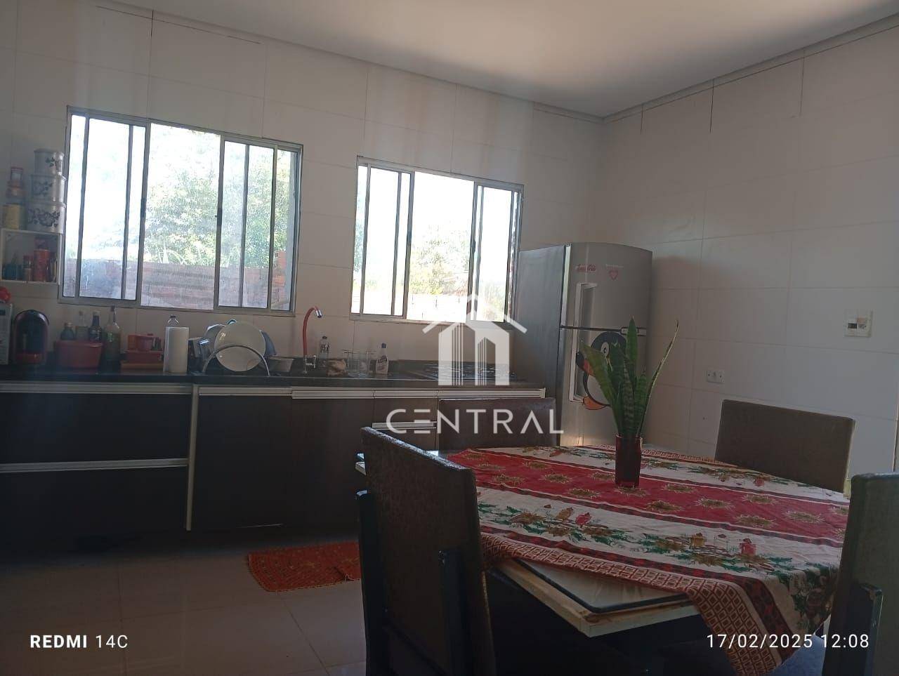Casa à venda com 2 quartos, 120m² - Foto 1