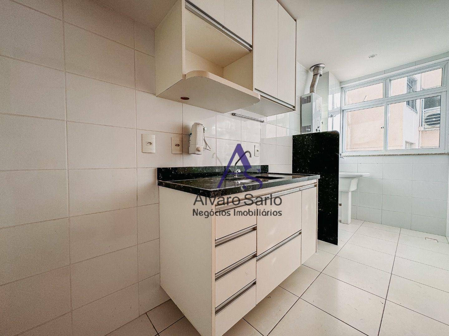 Apartamento à venda com 2 quartos, 62m² - Foto 11