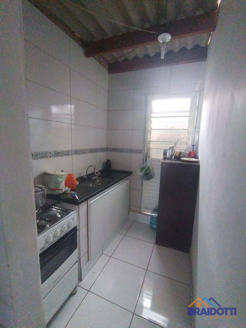 Casa à venda com 3 quartos, 200m² - Foto 3