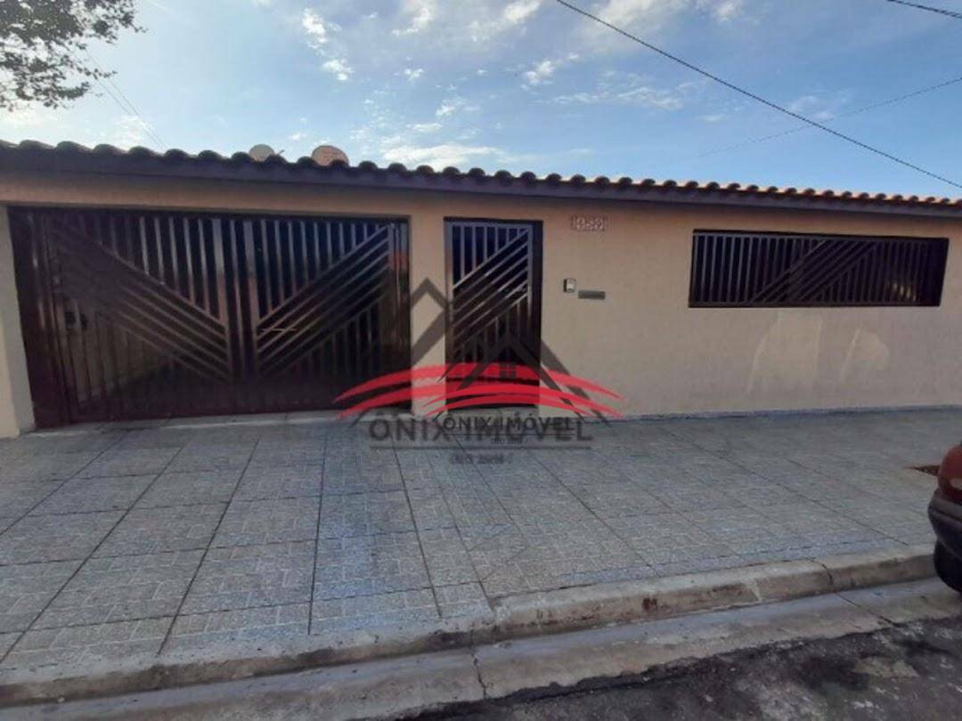 Casa à venda com 3 quartos, 170m² - Foto 2