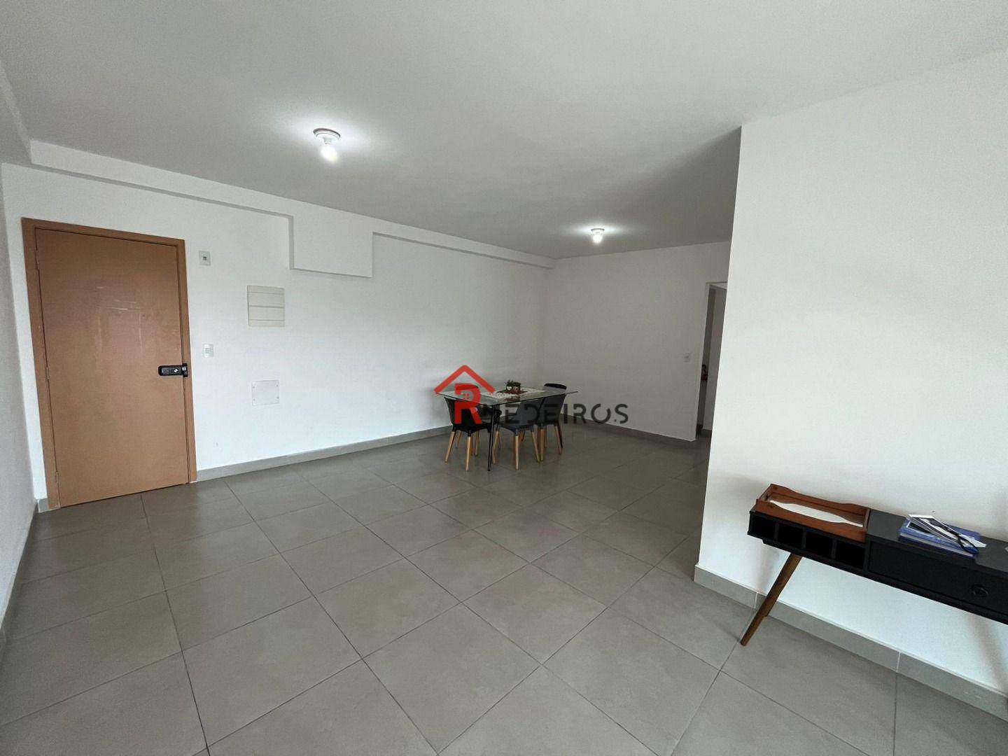 Apartamento à venda com 3 quartos, 117m² - Foto 3