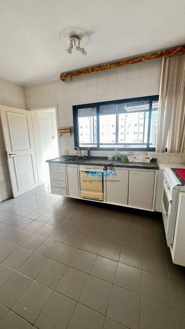 Apartamento à venda com 3 quartos, 190m² - Foto 6