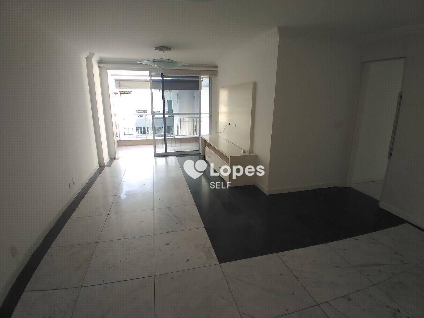 Apartamento à venda com 3 quartos, 130m² - Foto 1