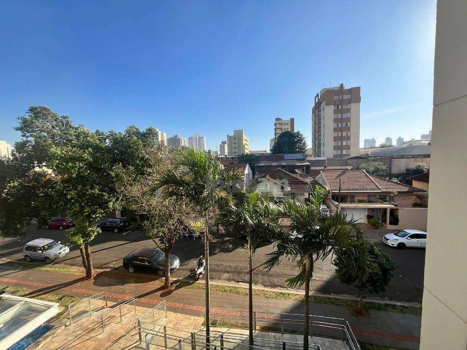 Apartamento à venda com 2 quartos, 69m² - Foto 9