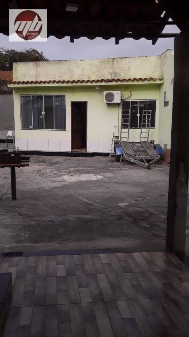 Casa à venda com 3 quartos, 200m² - Foto 1