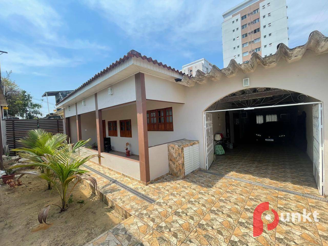 Casa à venda com 3 quartos, 253m² - Foto 2