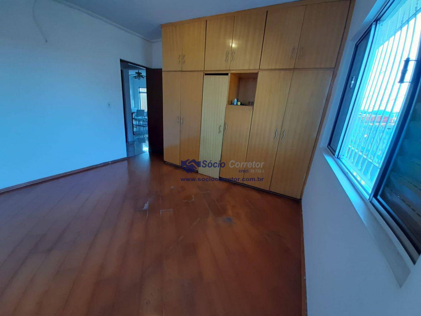 Casa à venda com 3 quartos, 366m² - Foto 18