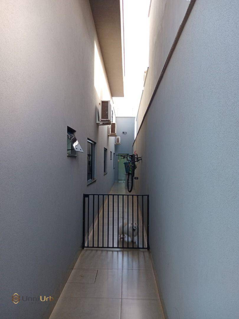 Casa, 3 quartos, 220 m² - Foto 1