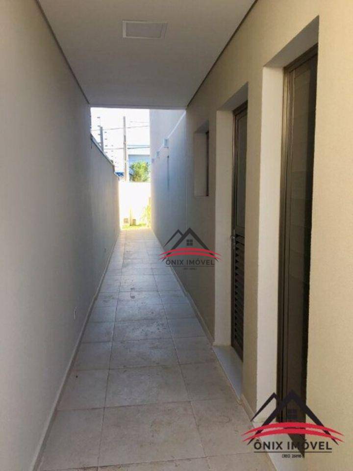 Casa à venda com 3 quartos, 314m² - Foto 4