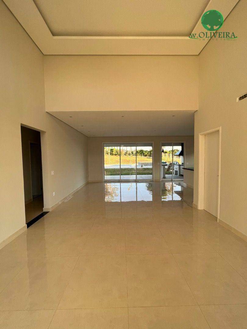 Casa de Condomínio à venda com 3 quartos, 254m² - Foto 3