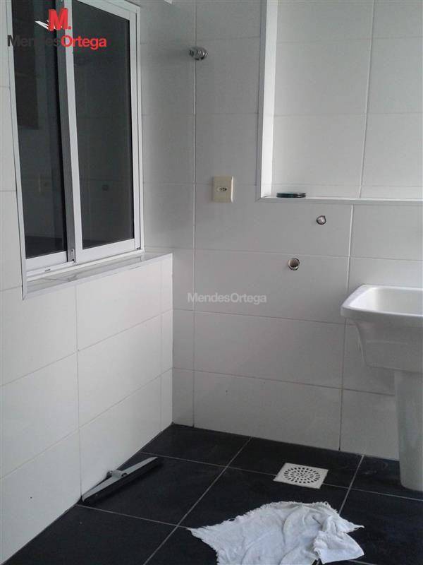 Apartamento para alugar com 2 quartos, 72m² - Foto 15