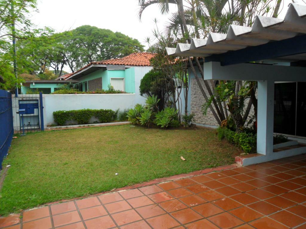 Casa à venda com 3 quartos, 250m² - Foto 2