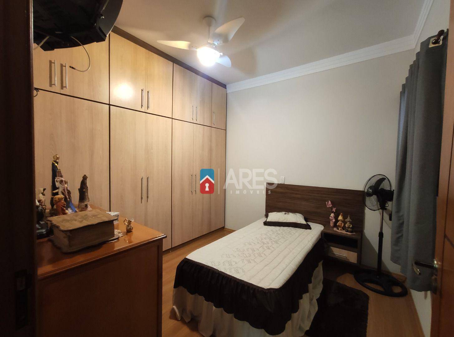 Casa à venda com 3 quartos, 199m² - Foto 16