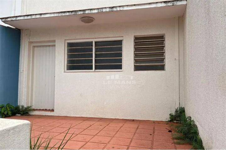 Casa para alugar com 3 quartos, 314m² - Foto 17