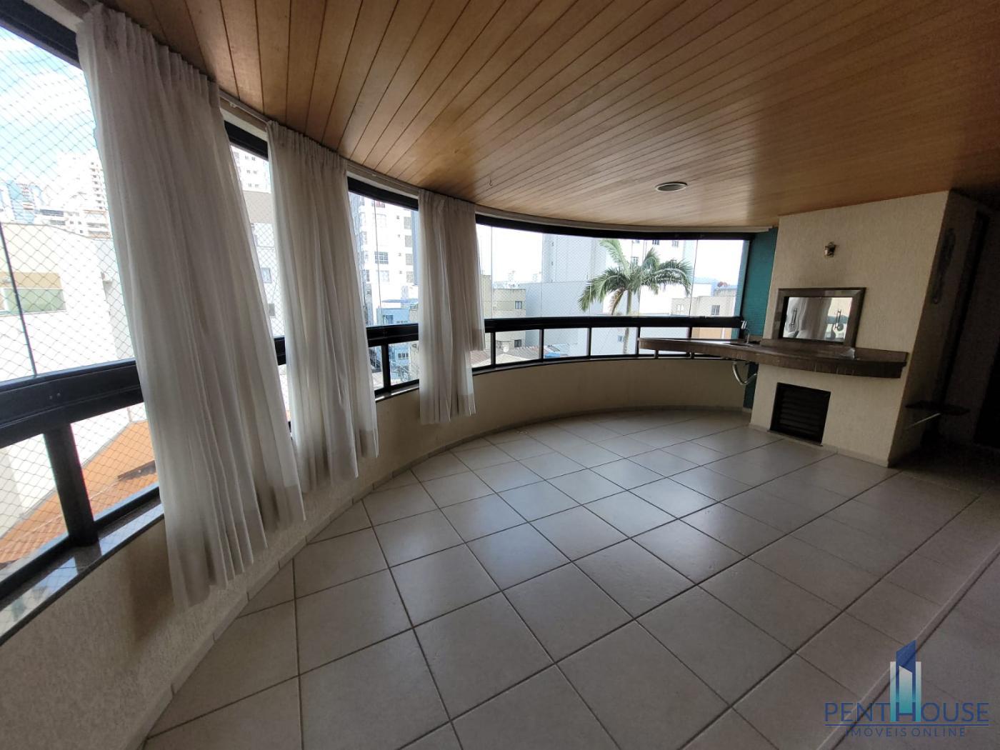 Apartamento à venda com 3 quartos, 133m² - Foto 1