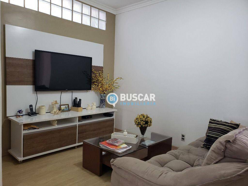 Casa à venda com 4 quartos, 200m² - Foto 16