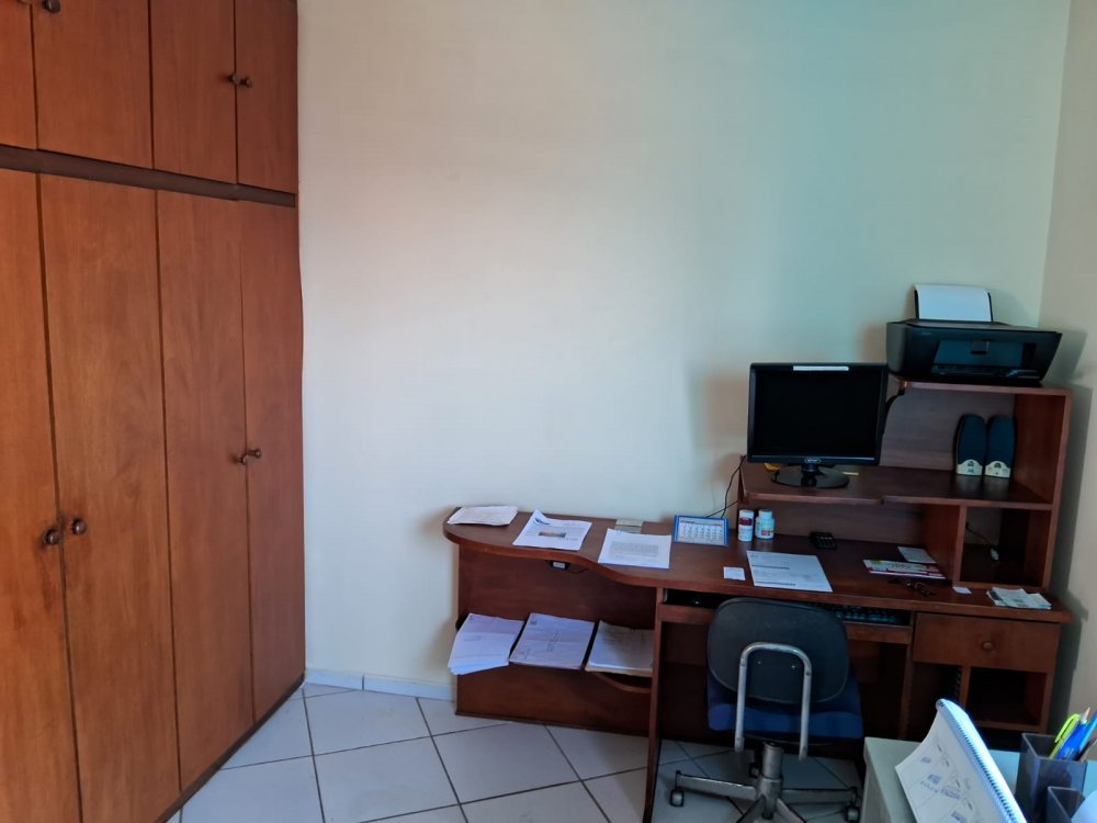 Apartamento à venda com 3 quartos, 125m² - Foto 2