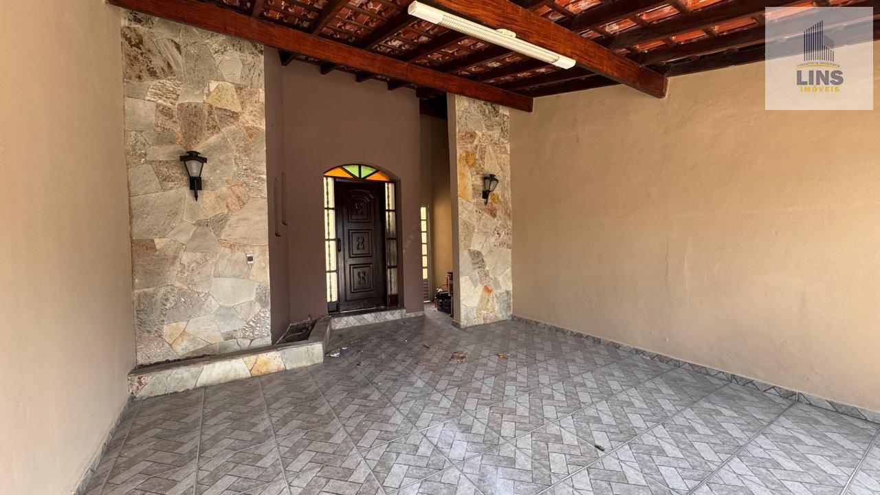 Casa à venda com 2 quartos, 158m² - Foto 2